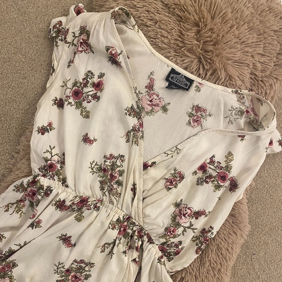 Angie Short Sleeve Floral Blouse - Picture 8 of 8